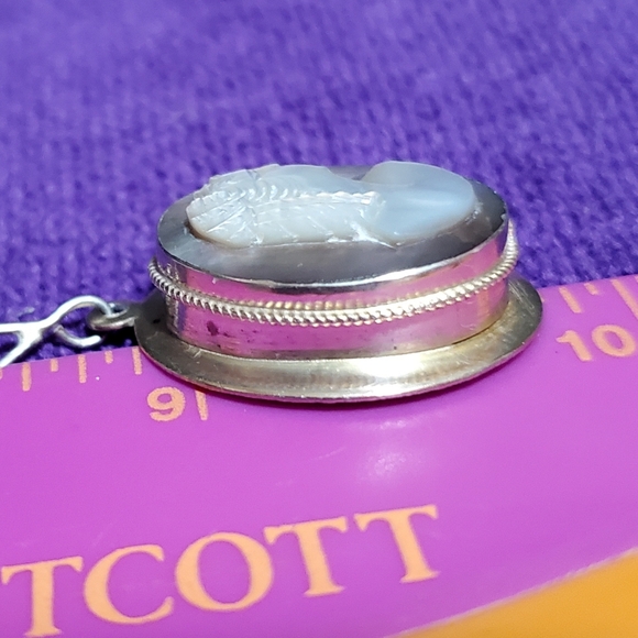 Sterling silver cameo Necklace - Picture 7 of 9